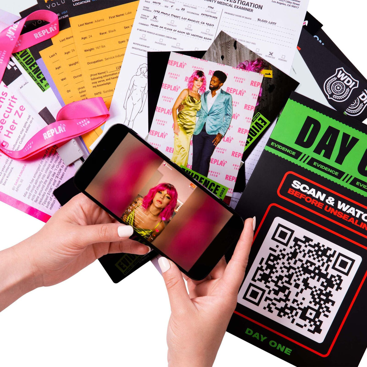 What Do You Meme? Who Killed Mia Murder Mystery Game - Adults Ages 17+ (True Crime Detective Game)
