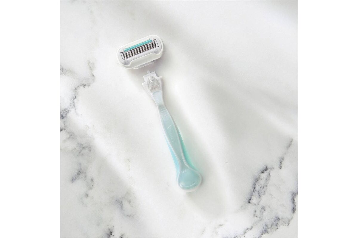 Gillette Venus Womens 3-Blade Razor - Smooth Sensitive (Handle + 2 Cartridges)