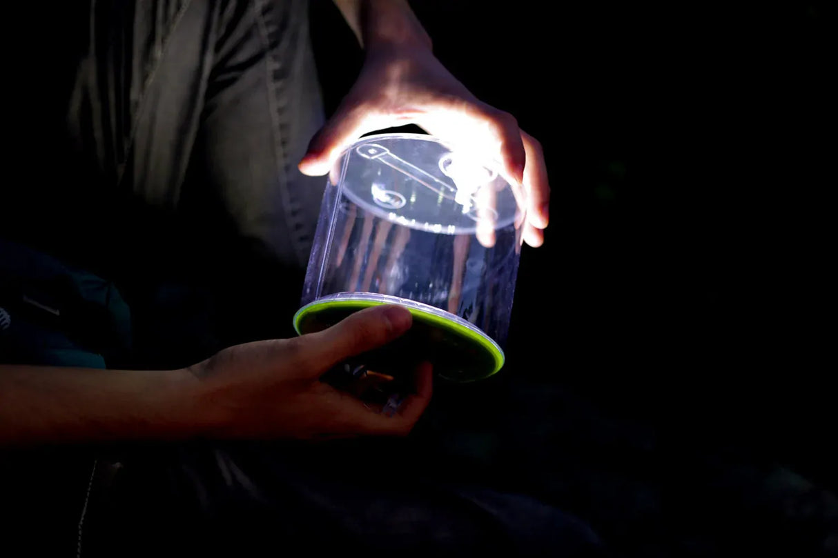 Luci MPOWERD Outdoor 2.0 Solar Inflatable Lantern (Camping and Hiking Light)