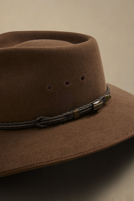 Akubra Cattleman Outback Hat in Fawn