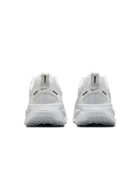 Nike Vomero 18 Womens Road Running Shoes - White-Silver (Athletic Sneakers/Runners)