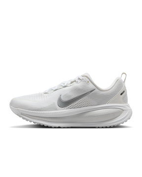 Nike Vomero 18 Womens Road Running Shoes - White-Silver (Athletic Sneakers/Runners)