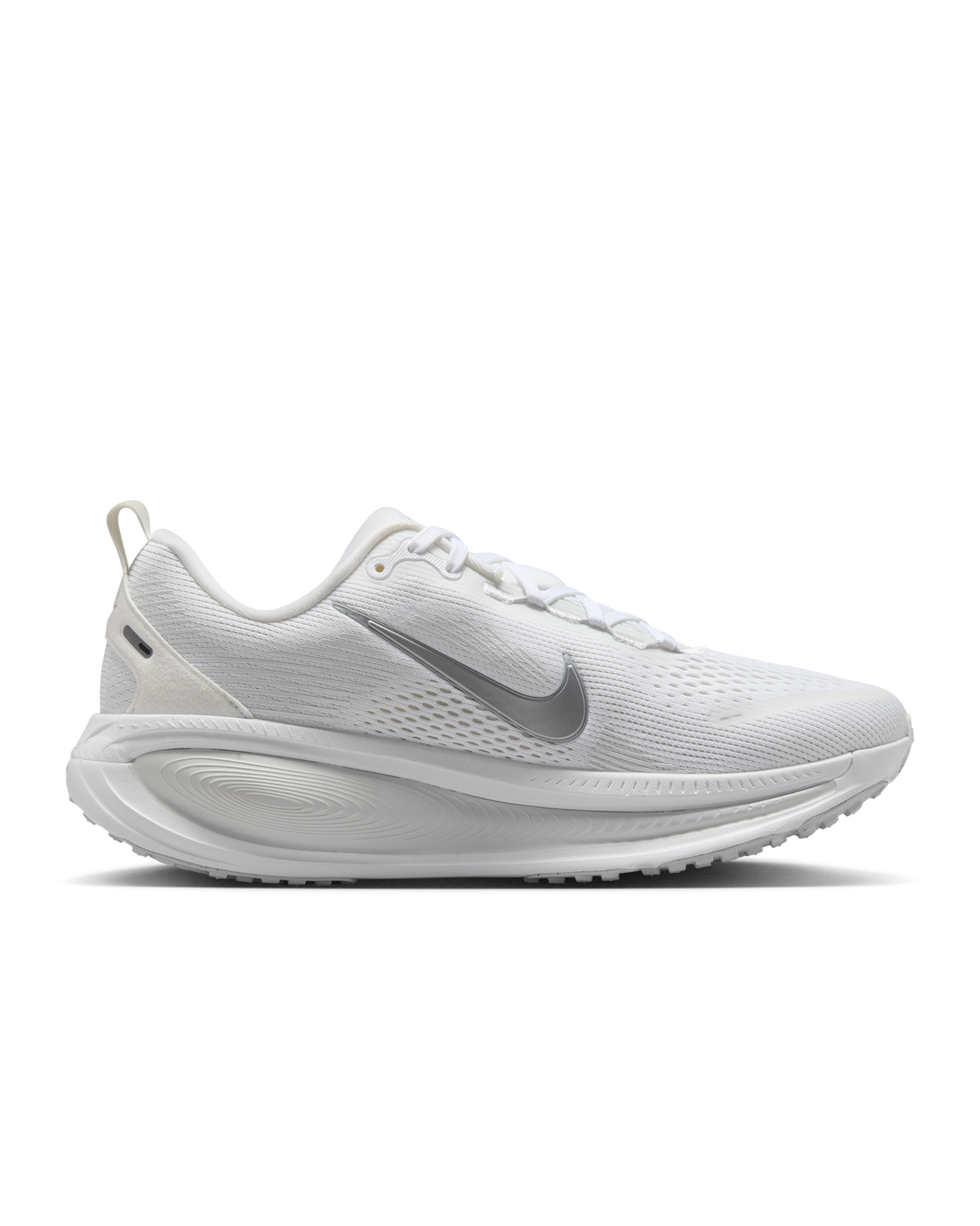 Nike Vomero 18 Womens Road Running Shoes - White-Silver (Athletic Sneakers/Runners)