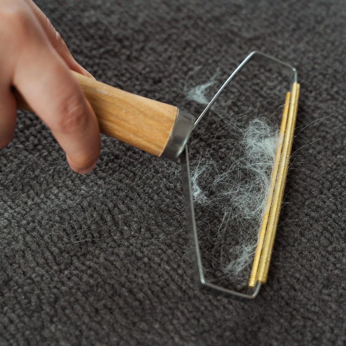 Wooden Lint Remover 13x16.5cm Clothes Brush - Natural