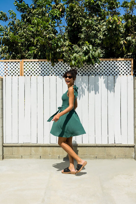 Alegria Oona Womens Slide Sandals Raffia Adjustable Comfort Non Slip 1.75" Heel in Black