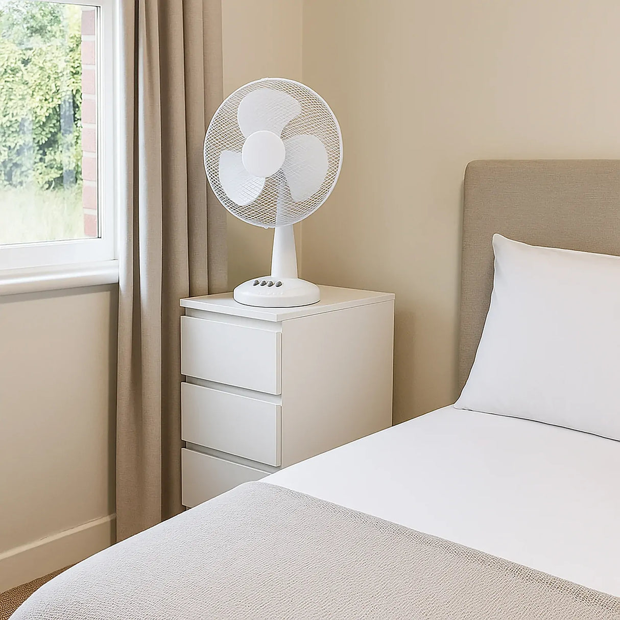 Sheffield 30cm Desk/Table Fan with 3 Speed Settings in White (PL705)
