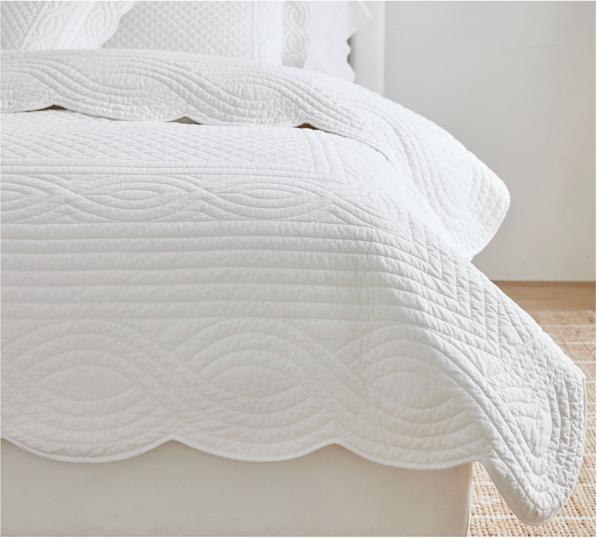 Renee Taylor Scallop Jacquard Coverlet Set - Pearl (OEKO-TEX Certified Bedspread)