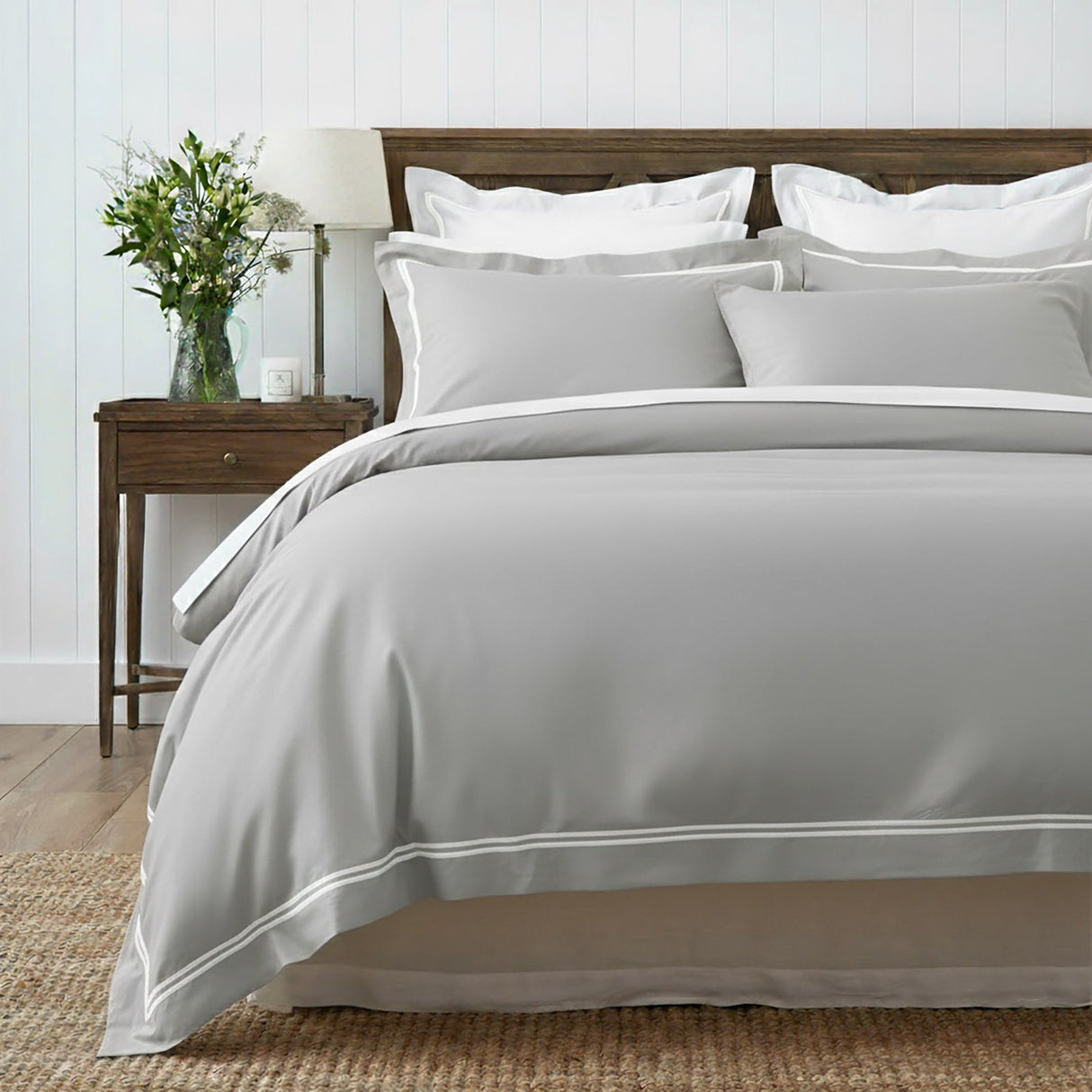 Renee Taylor Strada 1000TC Egyptian Cotton Quilt Cover Set - Silver White (Embroidered Trim)