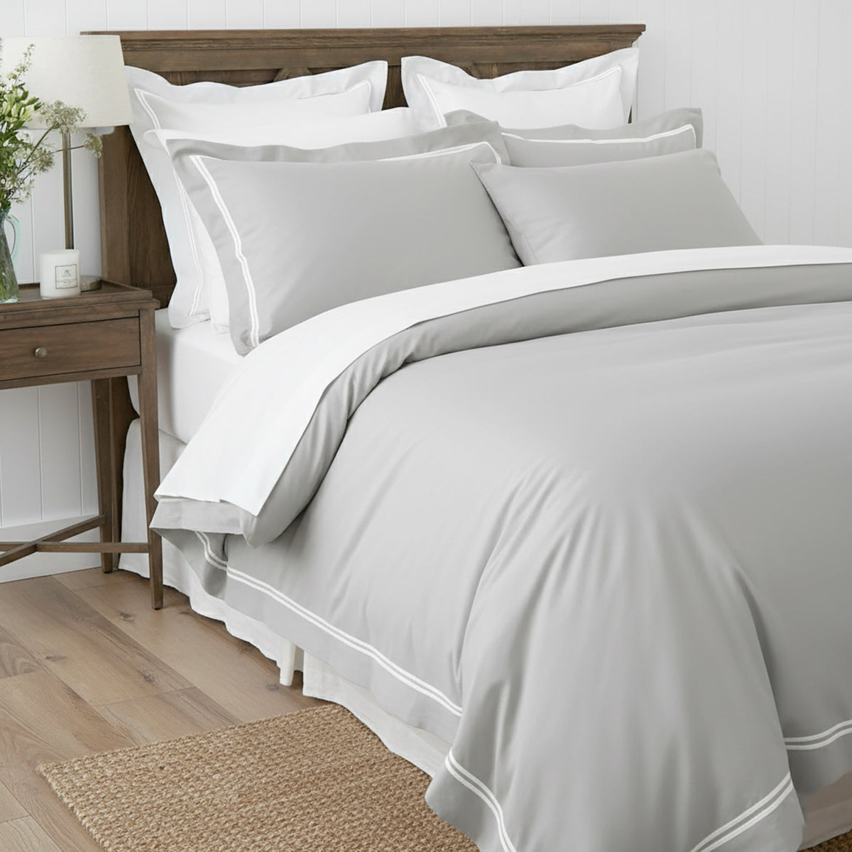 Renee Taylor Strada 1000TC Egyptian Cotton Quilt Cover Set - Silver White (Embroidered Trim)