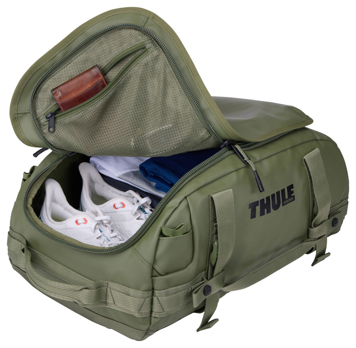 Thule Chasm 30L Duffel Overnight Bag Convertible Backpack Duffle in Olivine