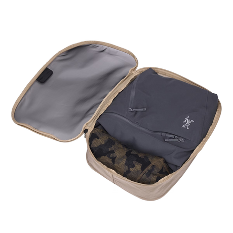 Thule Medium Travel Packing Cube - Gentle Beige (Electronics & Toiletries Organiser Bag)