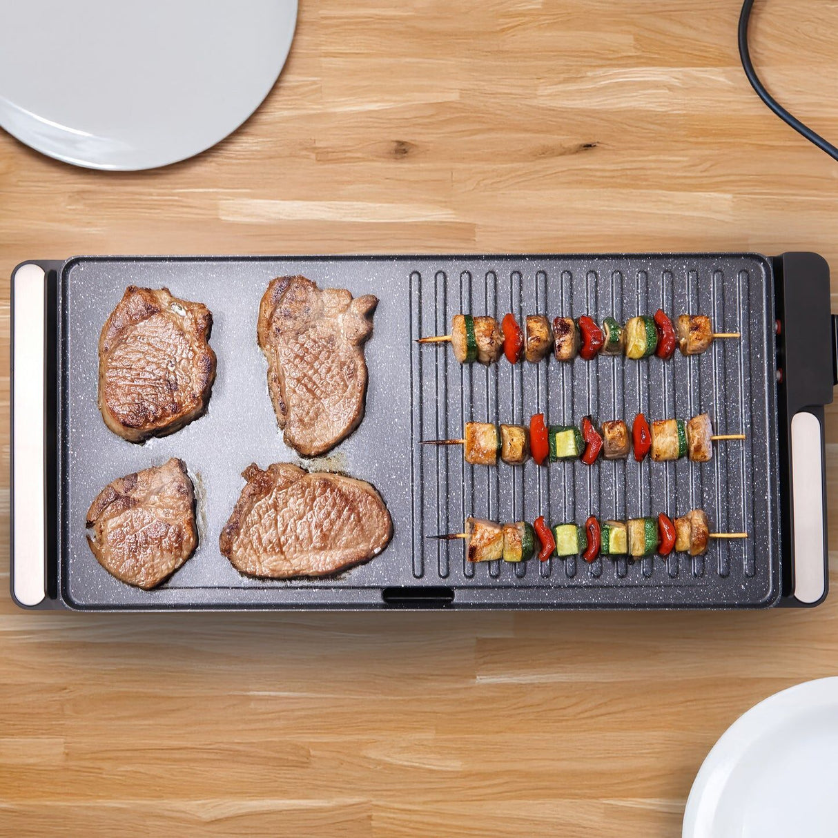 Westinghouse Non-Stick Flat Electric Grill 2200W in Black WHEG01K