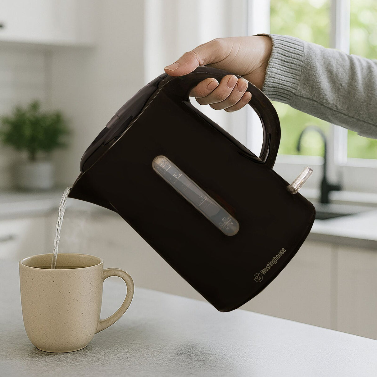 Westinghouse Kettle 1.7L in Black (WHKE12K)