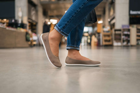 Be Lenka Womens Delight Barefoot Ballet Flats - Biscuit Brown