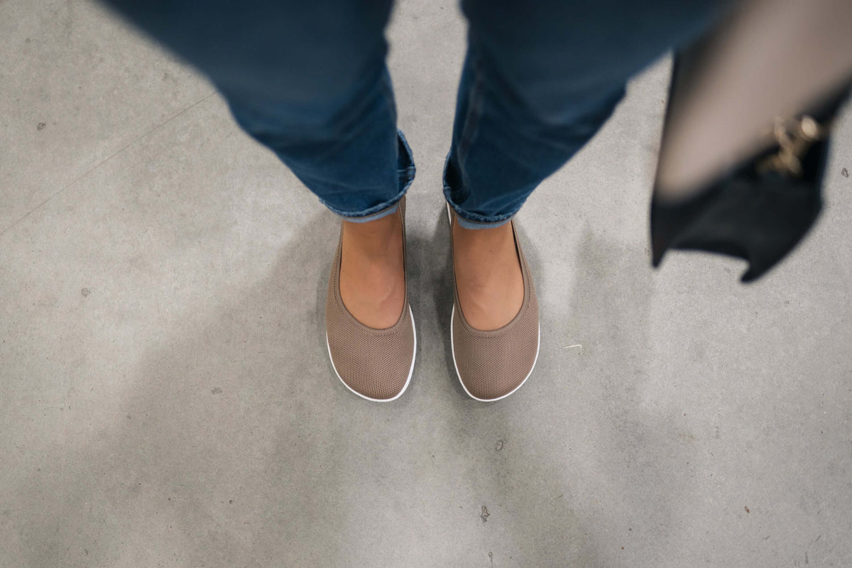 Be Lenka Womens Delight Barefoot Ballet Flats - Biscuit Brown